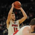 Erik Nissen Signs First Professional Contract in Spain